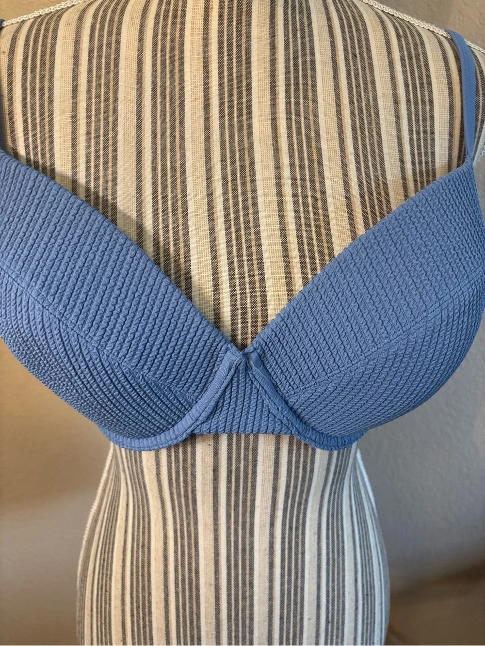 NWT PINK Victoria's Secret Bikini Top L-DD Blue Crinkle TexturePushup Underwire